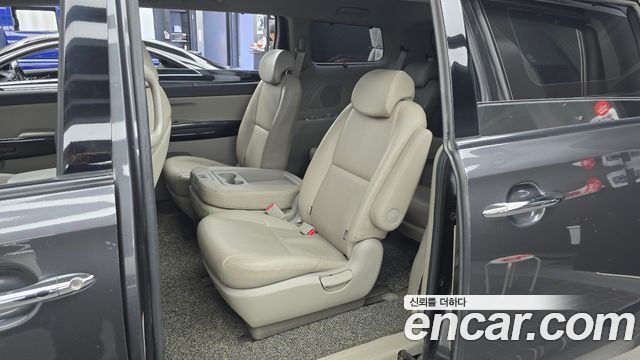 Kia Canival 2018 — photo 12
