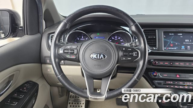 Kia Canival 2018 — photo 15
