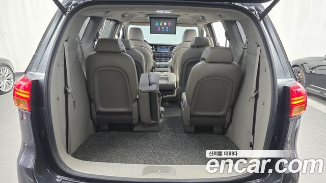 Kia Canival 2018 — photo 19