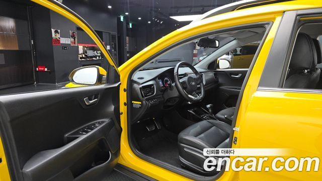 Kia Stonic 2018 — photo 13