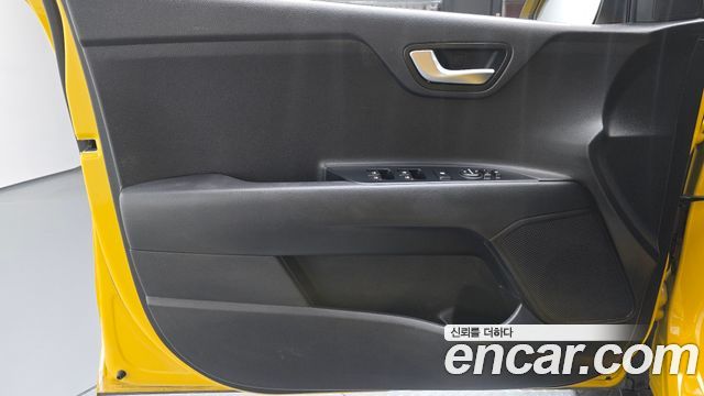 Kia Stonic 2018 — photo 14