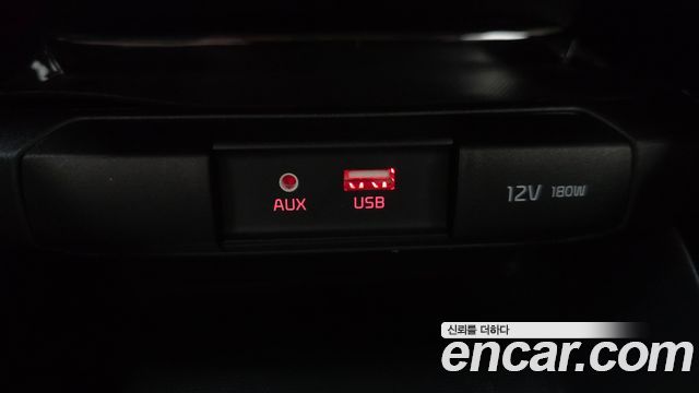 Kia Stonic 2018 — photo 28