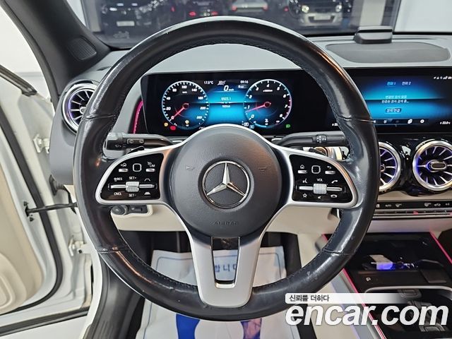 Mercedes-Benz GLB-Class 2021 — photo 9