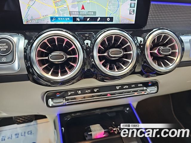 Mercedes-Benz GLB-Class 2021 — photo 10