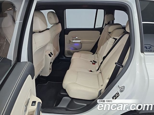 Mercedes-Benz GLB-Class 2021 — photo 12