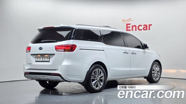Kia Canival 2018 — photo 2