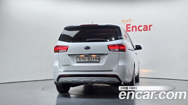 Kia Canival 2018 — photo 4