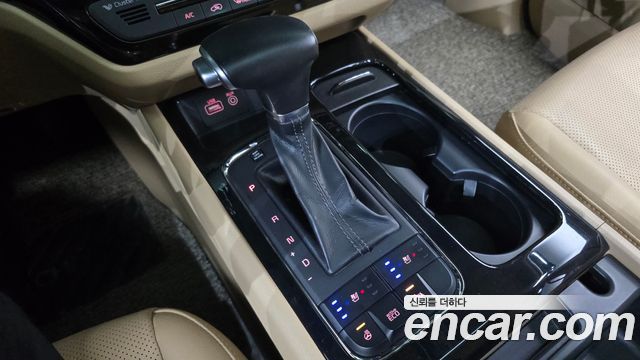 Kia Canival 2018 — photo 9