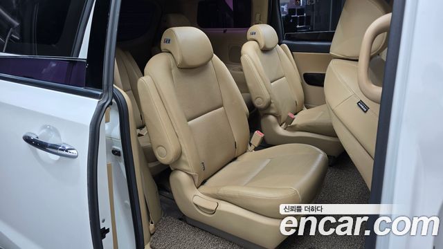 Kia Canival 2018 — photo 12