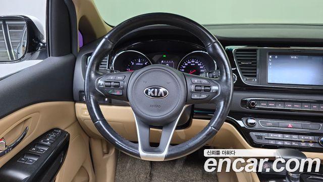 Kia Canival 2018 — photo 13