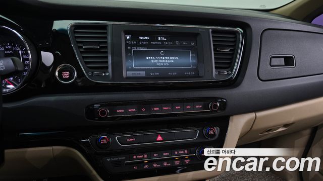 Kia Canival 2018 — photo 15