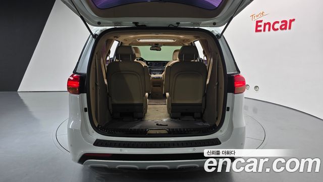 Kia Canival 2018 — photo 20