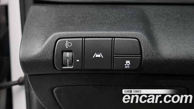 Hyundai AVANTE 2021 — photo 17
