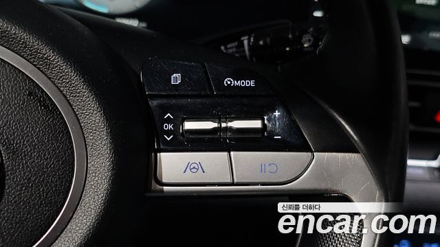 Hyundai AVANTE 2021 — photo 19