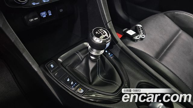 Hyundai Veloster 2019 — photo 12