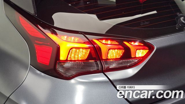 Hyundai Veloster 2019 — photo 9