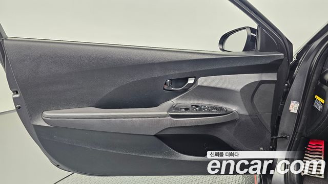 Hyundai Veloster 2019 — photo 14