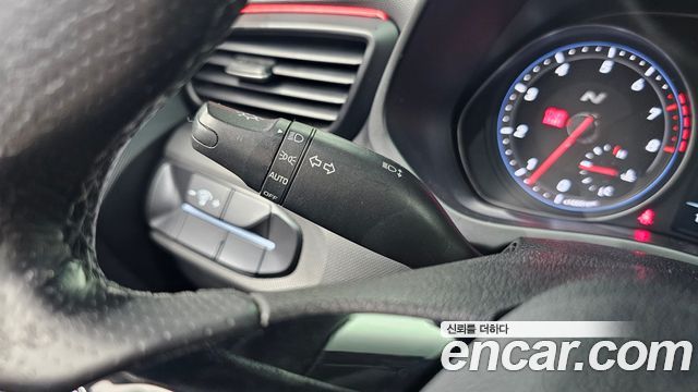 Hyundai Veloster 2019 — photo 29