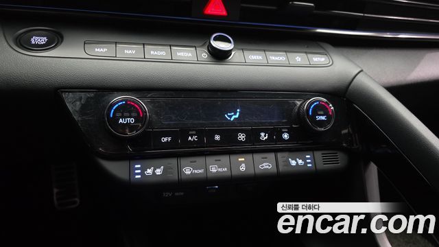 Hyundai AVANTE 2022 — photo 24