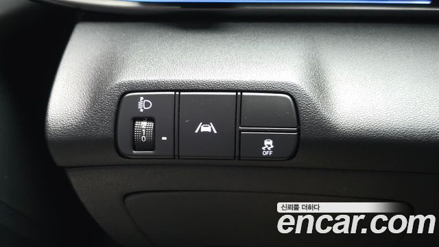 Hyundai AVANTE 2022 — photo 30