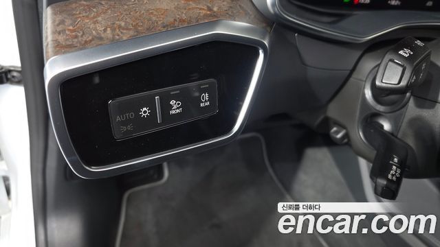 Audi A7 2020 — photo 25