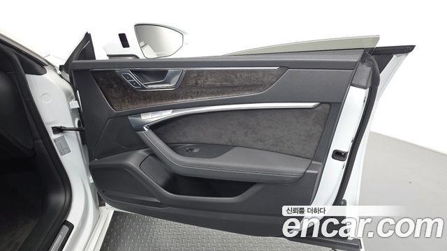 Audi A7 2020 — photo 14