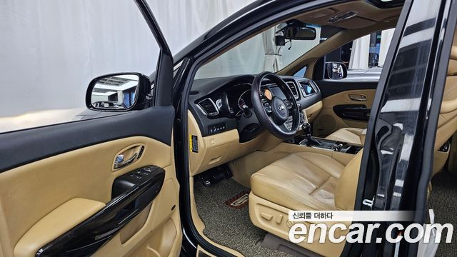 Kia Canival 2016 — photo 10