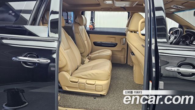 Kia Canival 2016 — photo 12