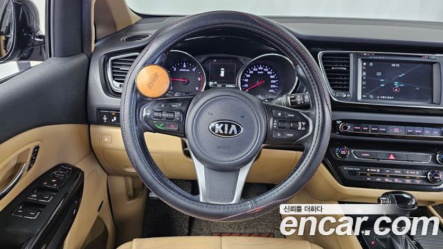 Kia Canival 2016 — photo 13