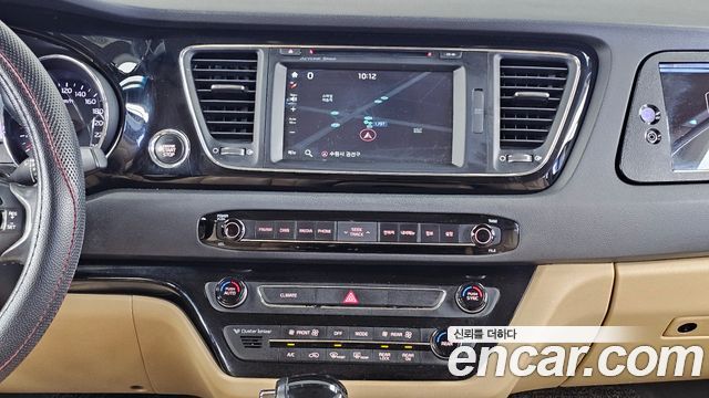 Kia Canival 2016 — photo 14