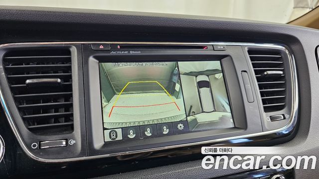 Kia Canival 2016 — photo 15