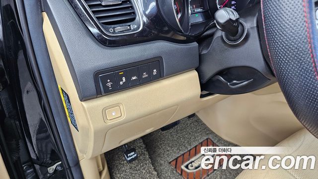 Kia Canival 2016 — photo 16