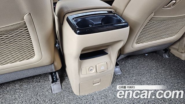 Kia Canival 2016 — photo 19