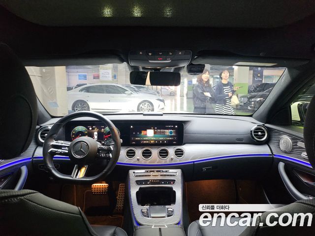 Mercedes-Benz E-Class 2022 — photo 7
