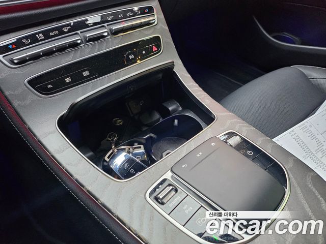 Mercedes-Benz E-Class 2022 — photo 14