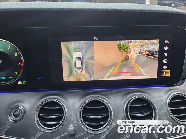 Mercedes-Benz E-Class 2022 — photo 16