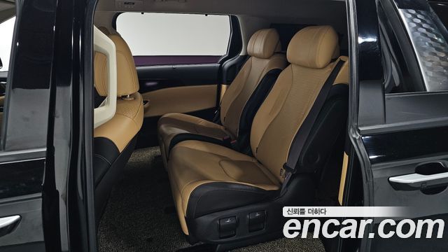 Kia Canival 2021 — photo 18