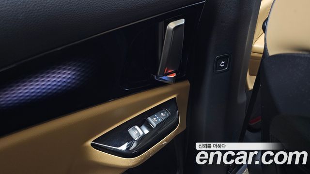 Kia Canival 2021 — photo 24