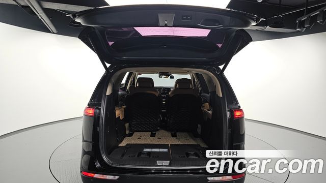 Kia Canival 2021 — photo 26