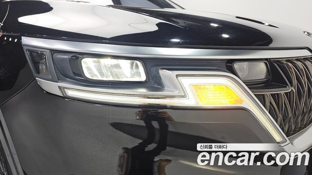 Kia Canival 2021 — photo 8