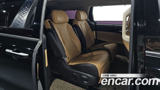 Kia Canival 2021 — photo 16