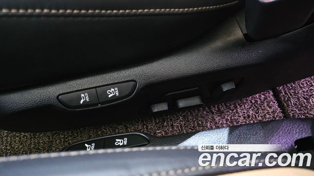 Kia Canival 2021 — photo 28