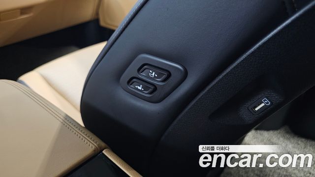 Kia Canival 2021 — photo 29
