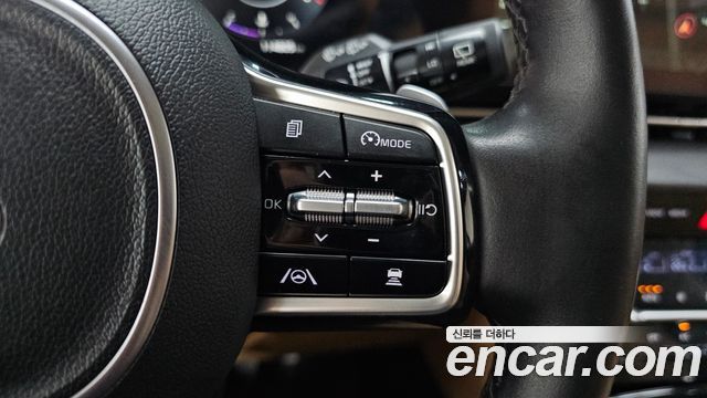 Kia Canival 2021 — photo 31