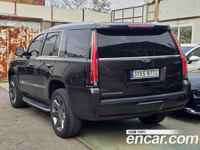 Cadillac Escalade 2017 — photo 3