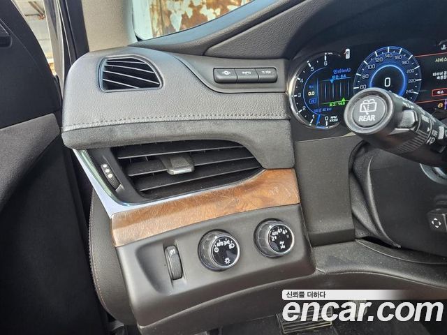 Cadillac Escalade 2017 — photo 11