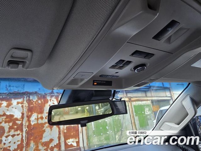 Cadillac Escalade 2017 — photo 12