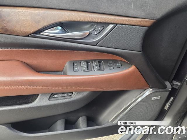 Cadillac Escalade 2017 — photo 13