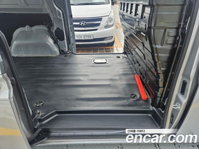 Hyundai Staria 2022 — photo 10