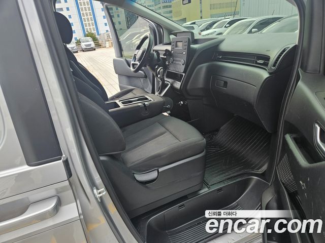 Hyundai Staria 2022 — photo 12